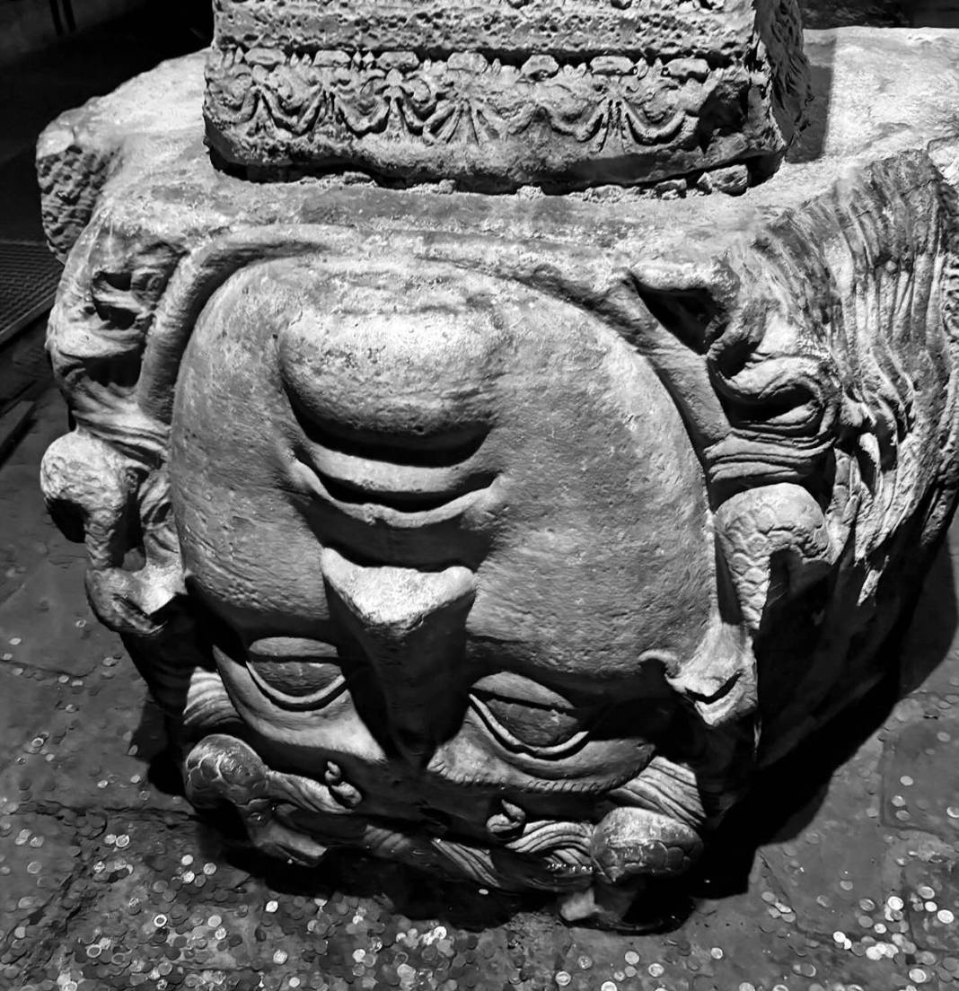 İstanbul'da tarih kokladı, Ege'de güneşe doydu! Irina Shayk, Türkiye'de 'Yaza merhaba' dedi 5